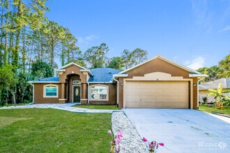 Building Photo - 24 Pineland Ln