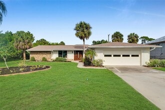 Building Photo - 3307 Pinetree St