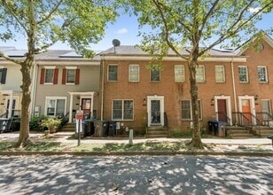 Building Photo - 837 Hr Dr SE