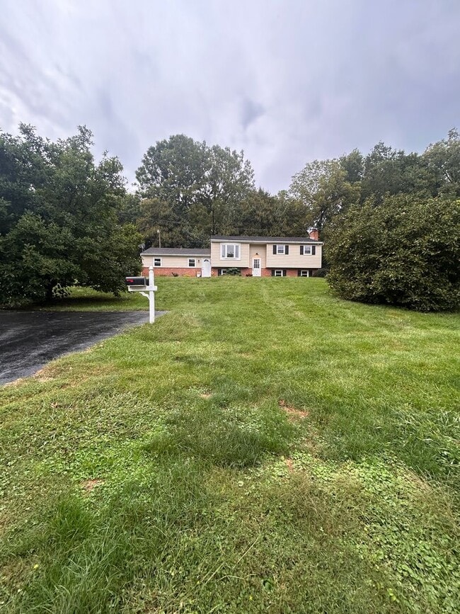 Building Photo - 60 N Conestoga Dr