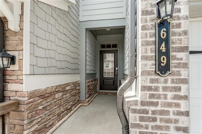 Building Photo - 649 Isom Walk