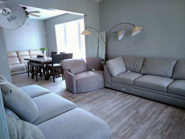 Foto del edificio - 6649 S Wood St