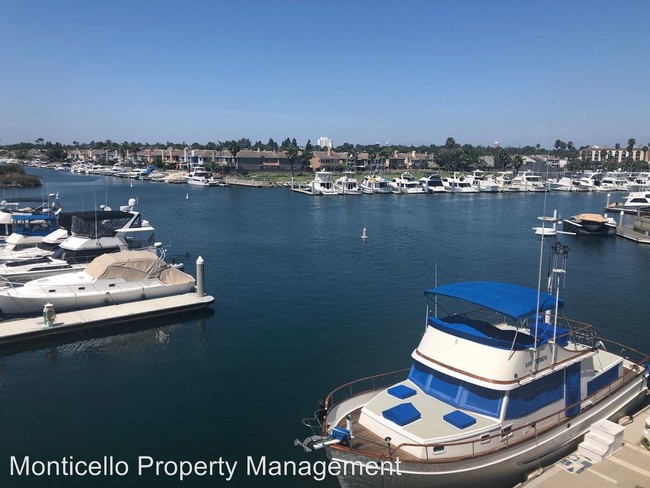 Building Photo - 5235 Marina Pacifica Dr N