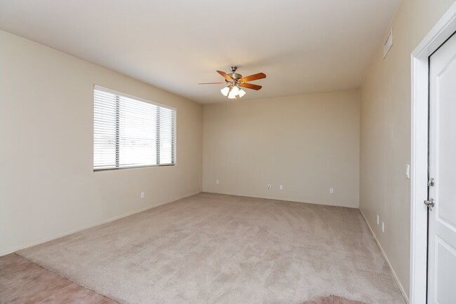 Building Photo - 5562 S Lemon Tree Dr