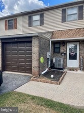 Building Photo - 104 Orchard Ct