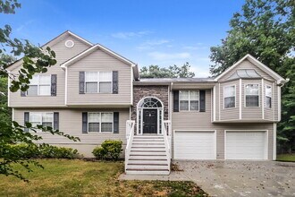 Building Photo - 28 Fernwick Ct