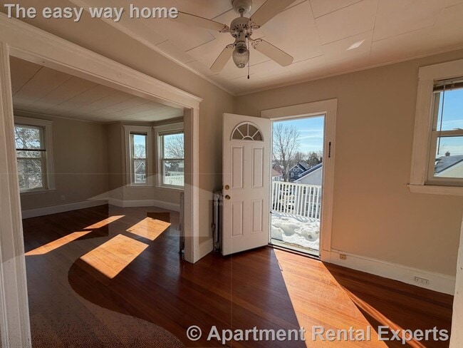 Building Photo - 110 Sharon St