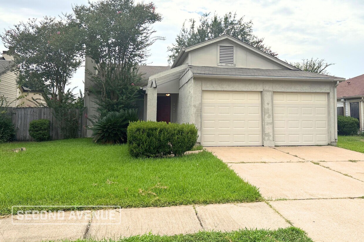 Primary Photo - 7610 Alcomita Dr