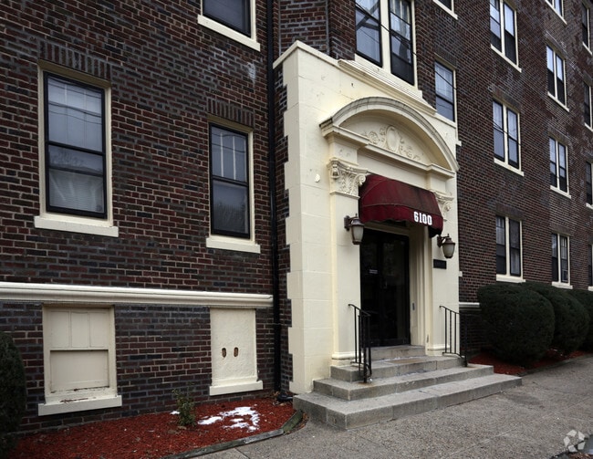 Building Photo - Oliver Hall Apartments