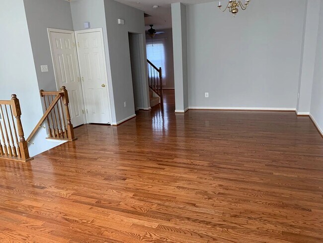 Foto del edificio - 7591 Cherrybark Oak Ln