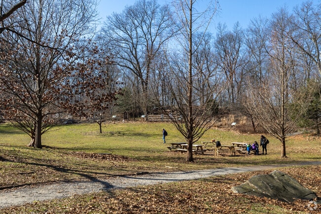 There are many green spaces in Hartsdale to enjoy.