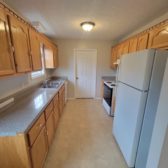 Building Photo - 1616 Linda Ave