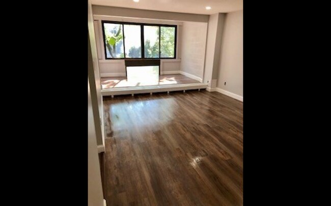 Building Photo - 32 Juniper St