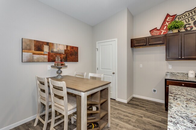 Foto del edificio - 2216 E Cheyenne Ct