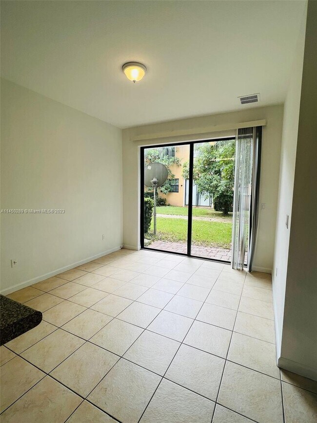 Building Photo - 1698 SW Via Rossa