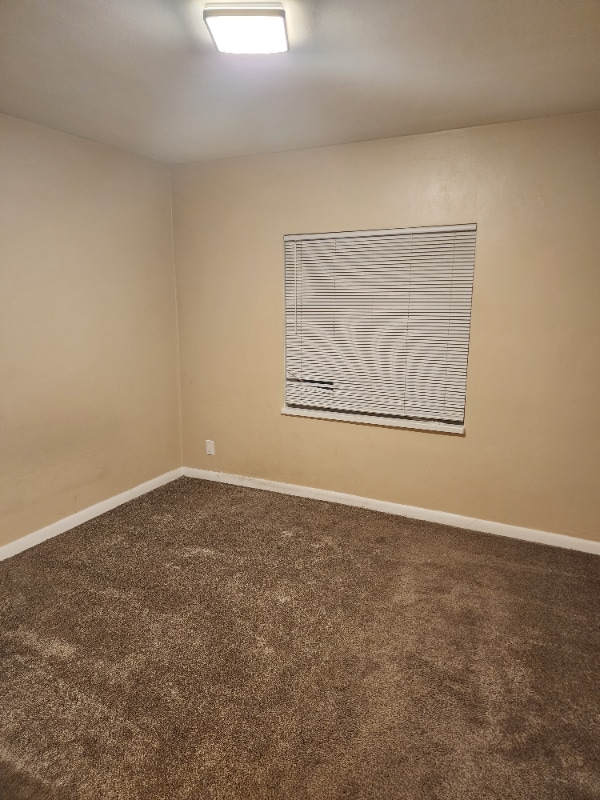 Building Photo - 3415 Riverside Dr