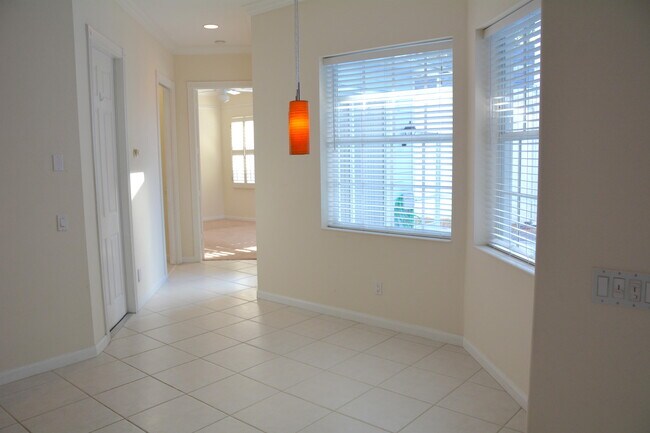 Building Photo - 237 Barbados Dr