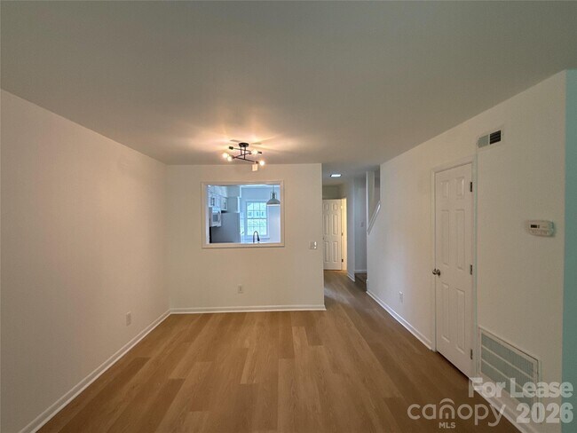 Foto del edificio - 6034 Heath Valley Rd