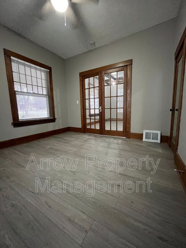 Foto del edificio - 2049 Worthington Ave