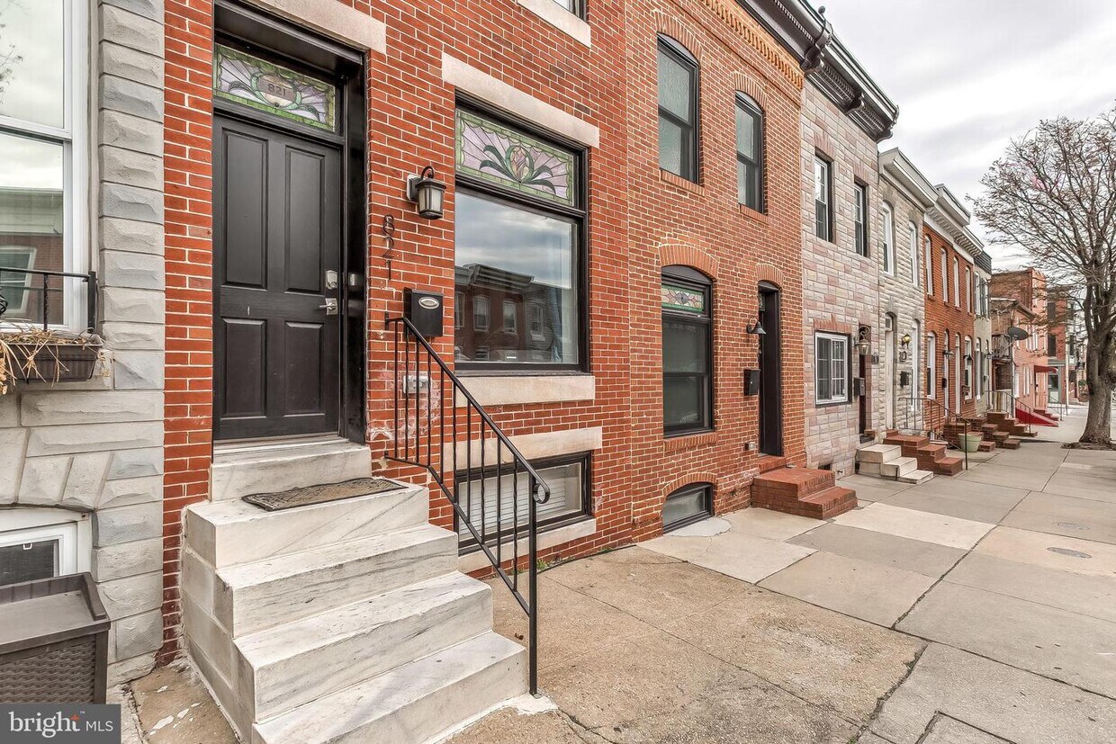 Primary Photo - 821 S Linwood Ave