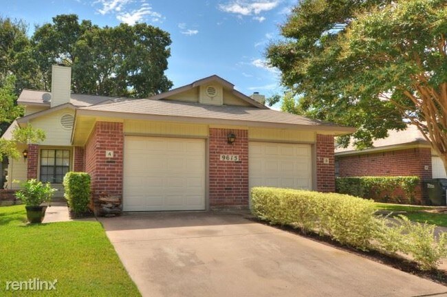 Building Photo - 9600 Woodvale Dr