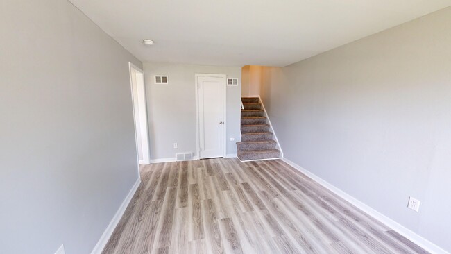 Building Photo - Lincoln Park Duplexes