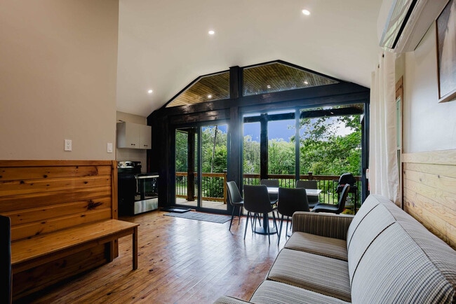 Building Photo - 2689 Muskoka District Road 118 West