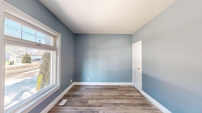 Building Photo - Spacious 3 Bed / 1 Bath Home in Sault Ste. Marie – $2,099/month + Utilities