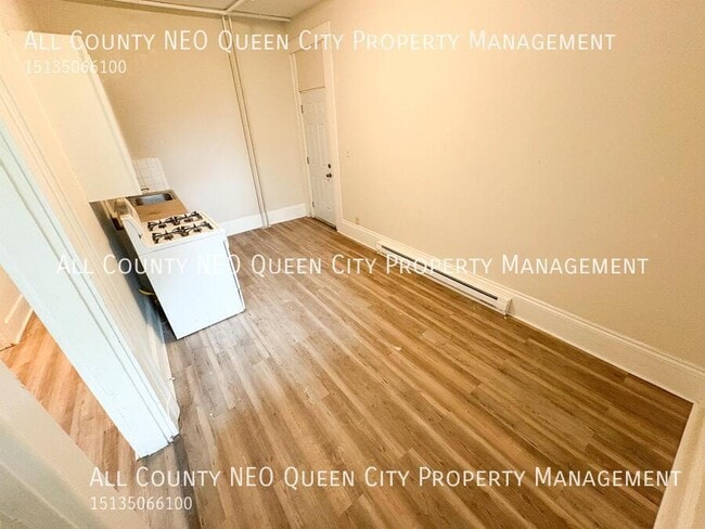 Building Photo - 499 S Detroit St