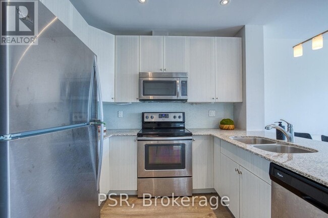 Photo du bâtiment - 1 Victoria St S