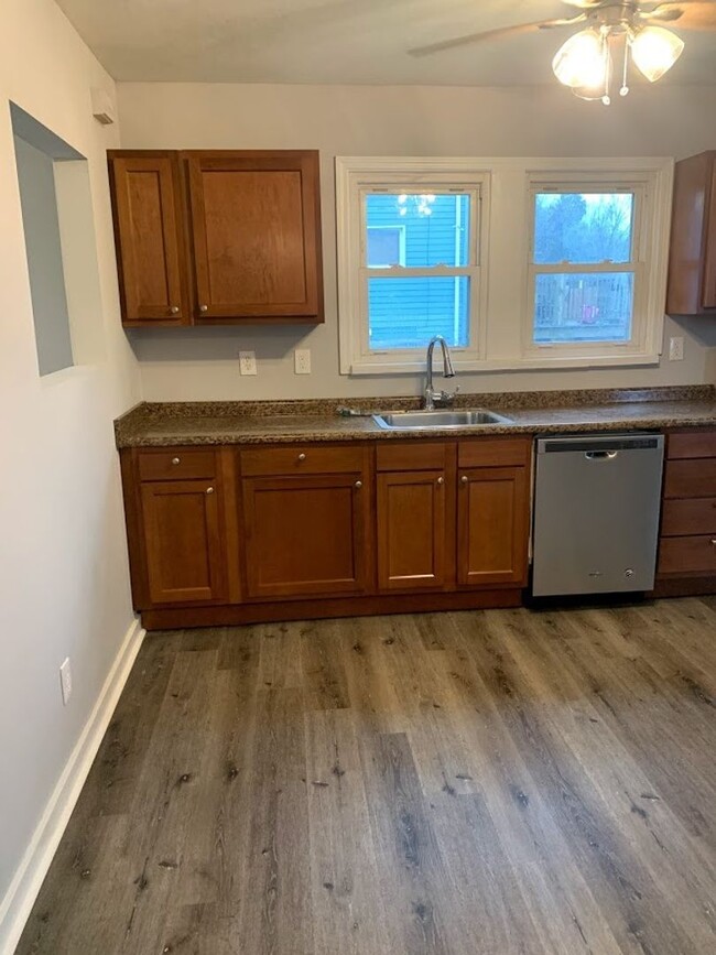 Foto del edificio - Completely Updated 3 Bed, 1 Bath Home in H...