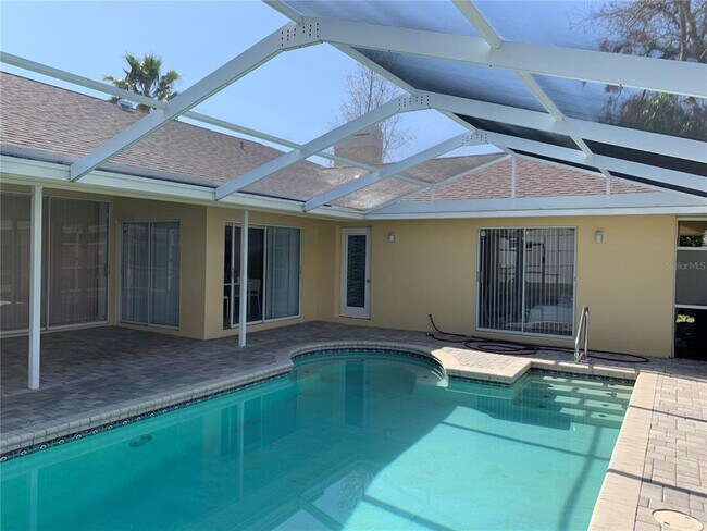 Foto del edificio - 8621 Ashbury Dr