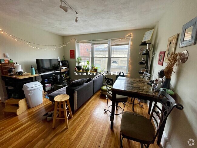 Building Photo - 406 Highland Ave