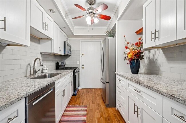 Foto del edificio - 6851 Roswell Rd