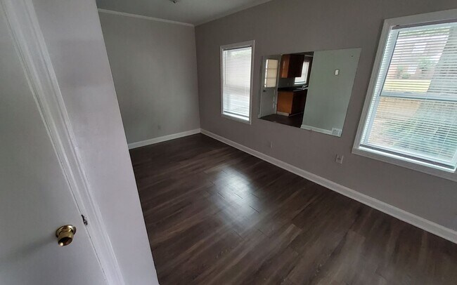 Building Photo - 3686 Philsdale Ave