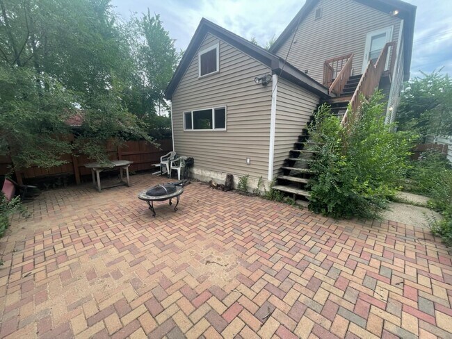Foto del edificio - 813 N Capitol Heights