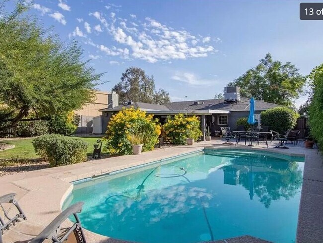 Foto del edificio - 3 Bedroom Single Family Home in Phoenix: $...