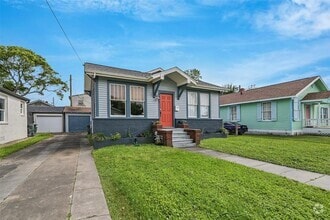 Building Photo - 4307 Ave Q 1/2