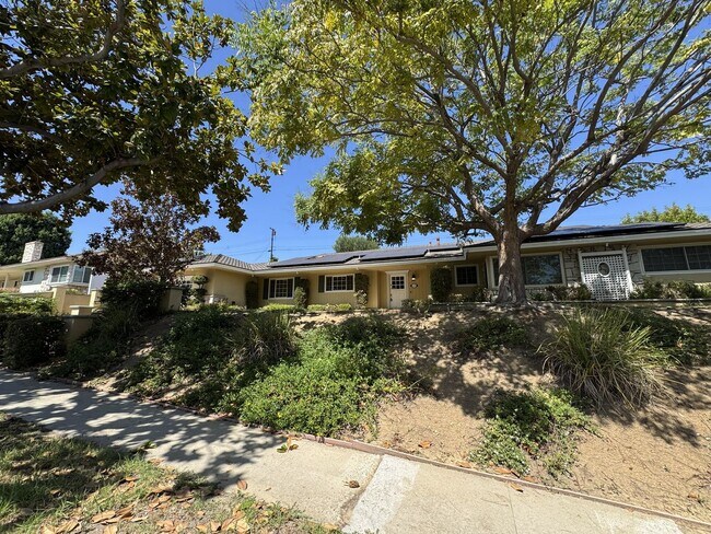Foto del edificio - 1232 Longview Dr
