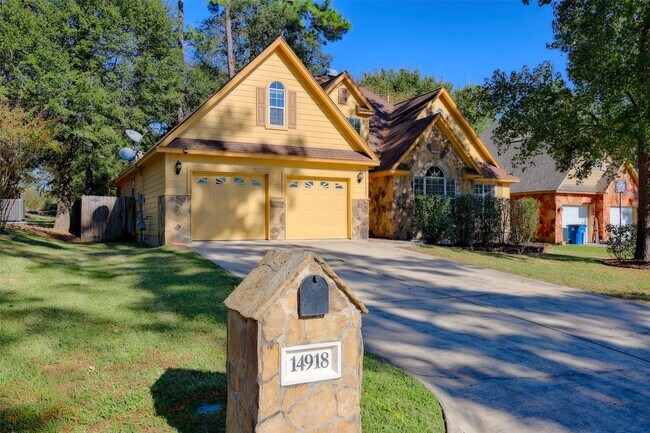 Foto del edificio - 14918 Pollux Dr
