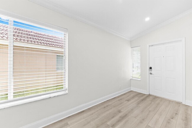 Building Photo - 1425 Majesty Ter