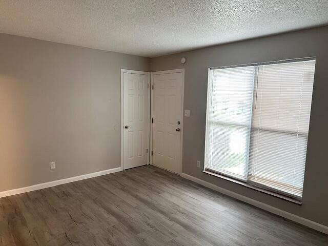 Building Photo - 2075 Clingan Dr NW