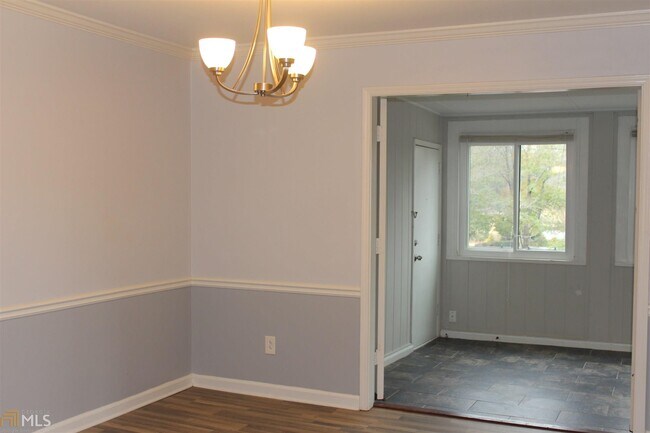 Building Photo - 14 Chaumont Square NW