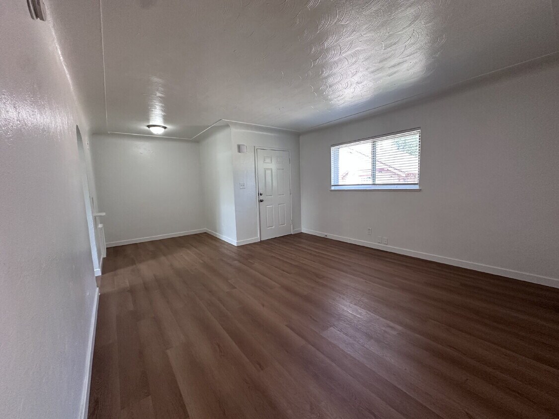~Available Now~ Newly Remodeled Two-Bedroo... - ~Available Now~ Newly Remodeled Two-Bedroo...