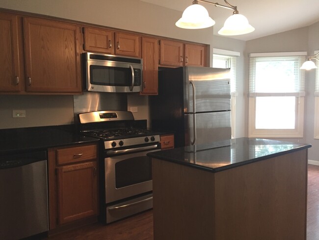 Foto del edificio - 859 N Auburn Woods Dr
