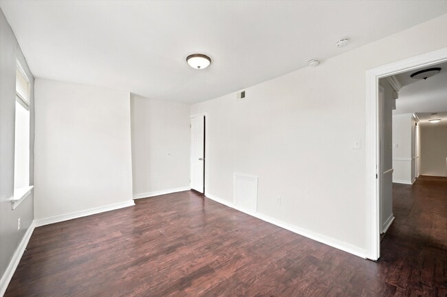 Building Photo - 1721 W Tioga St