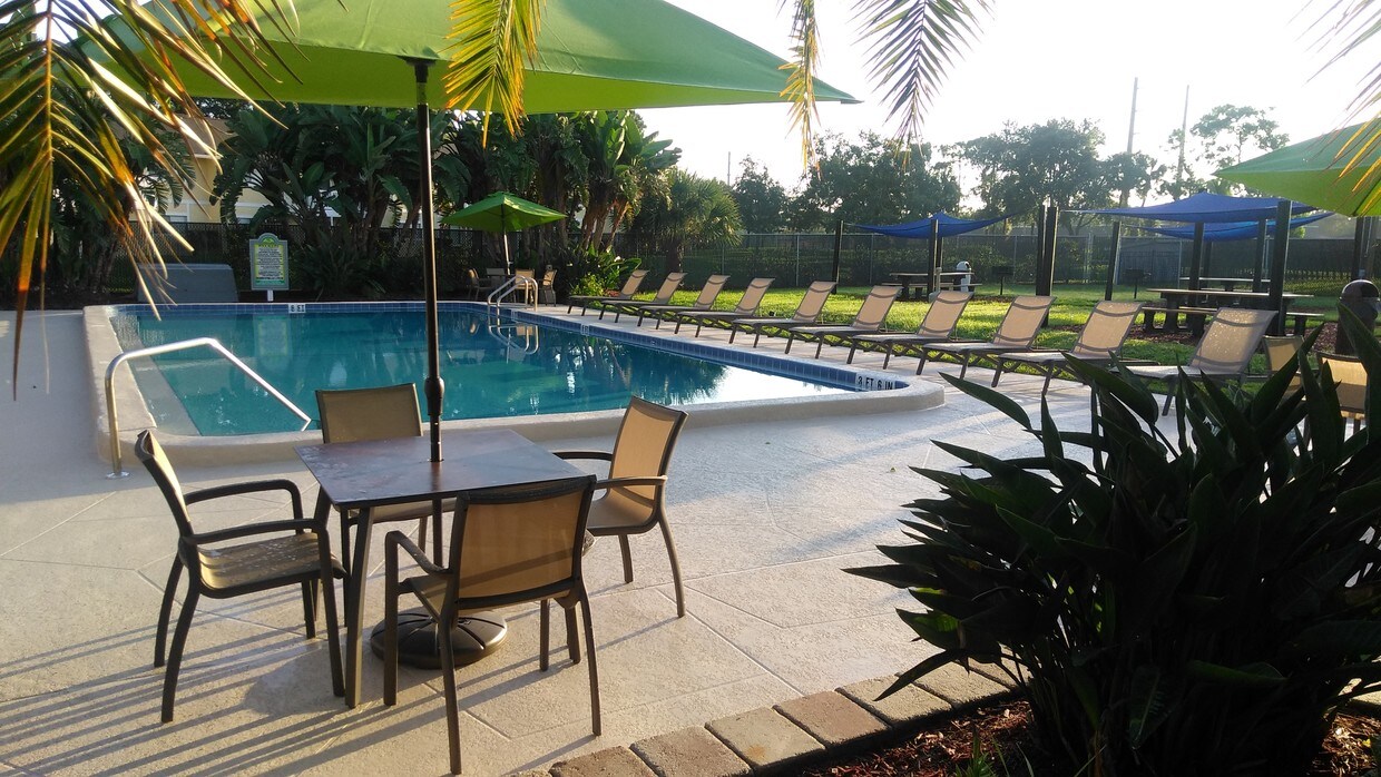 Woodlake Village Apartments 1700 Woodlake Dr NE Palm Bay, FL