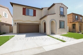 Building Photo - 30460 Arroyo Spgs St