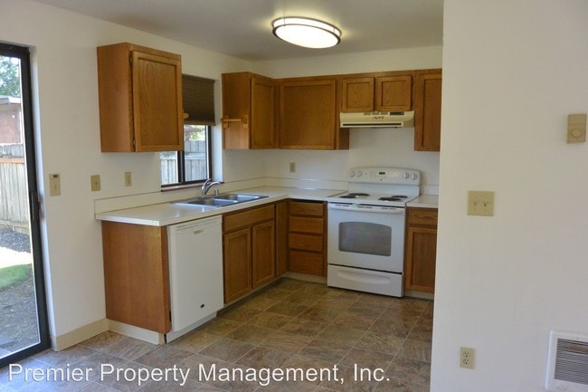 Building Photo - 2 br, 1.5 bath Apartment - 843 G Street