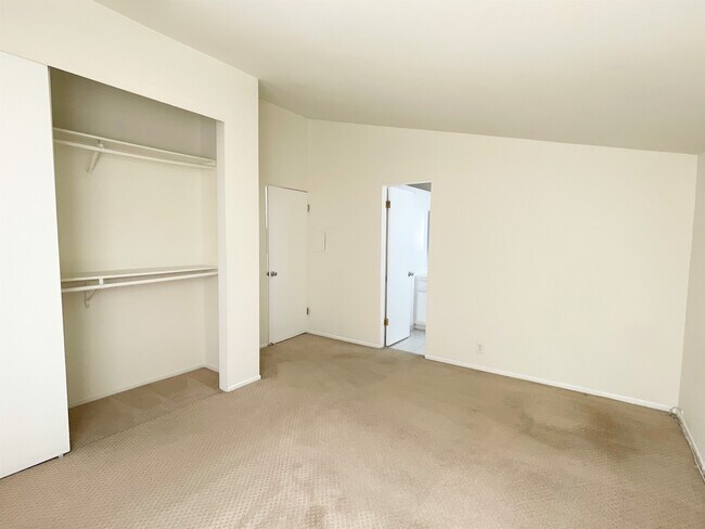 Dormitorio - 3760 Kelton Ave